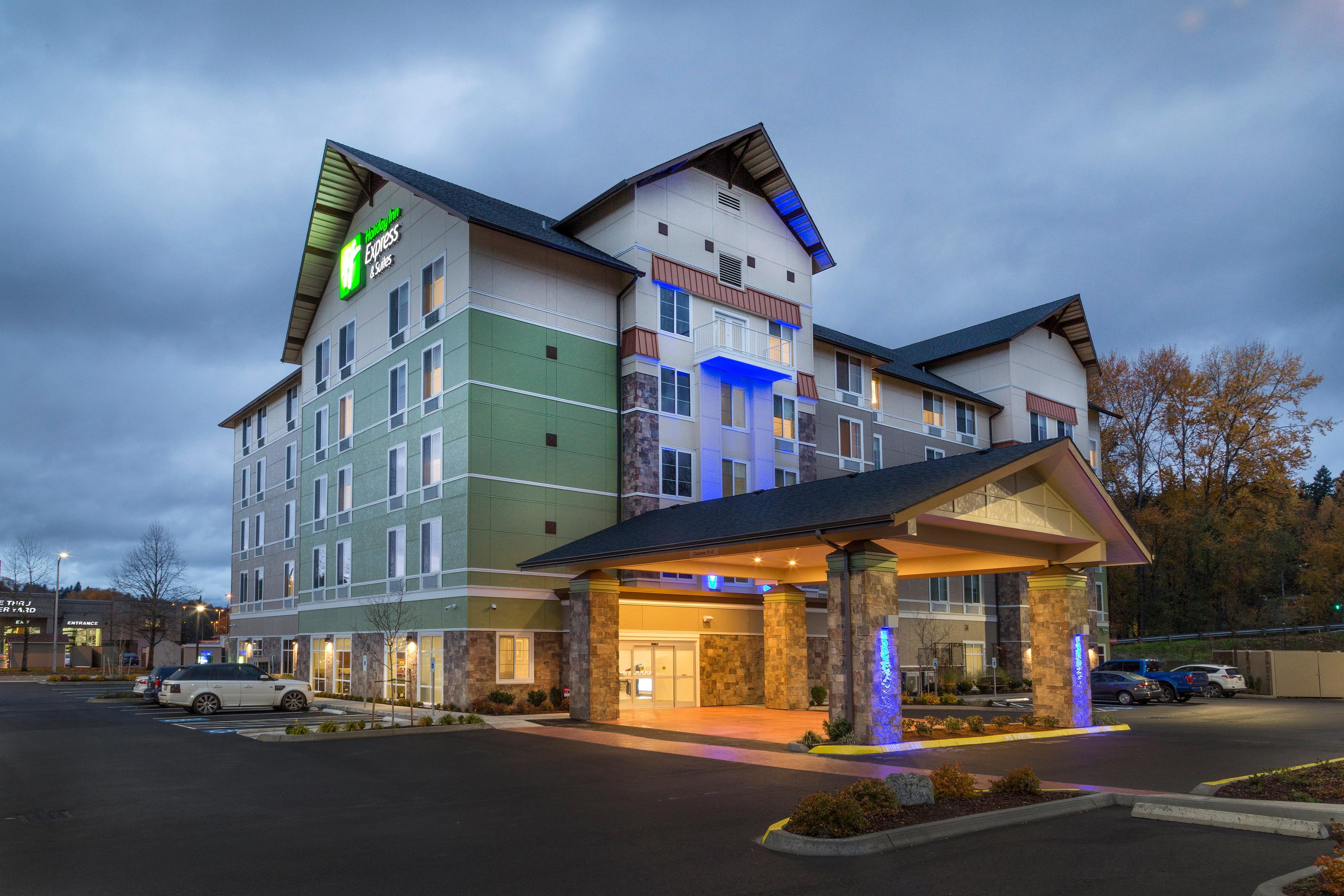 Holiday Inn Express & Suites - Seattle South - Tukwila By Ihg Exterior photo