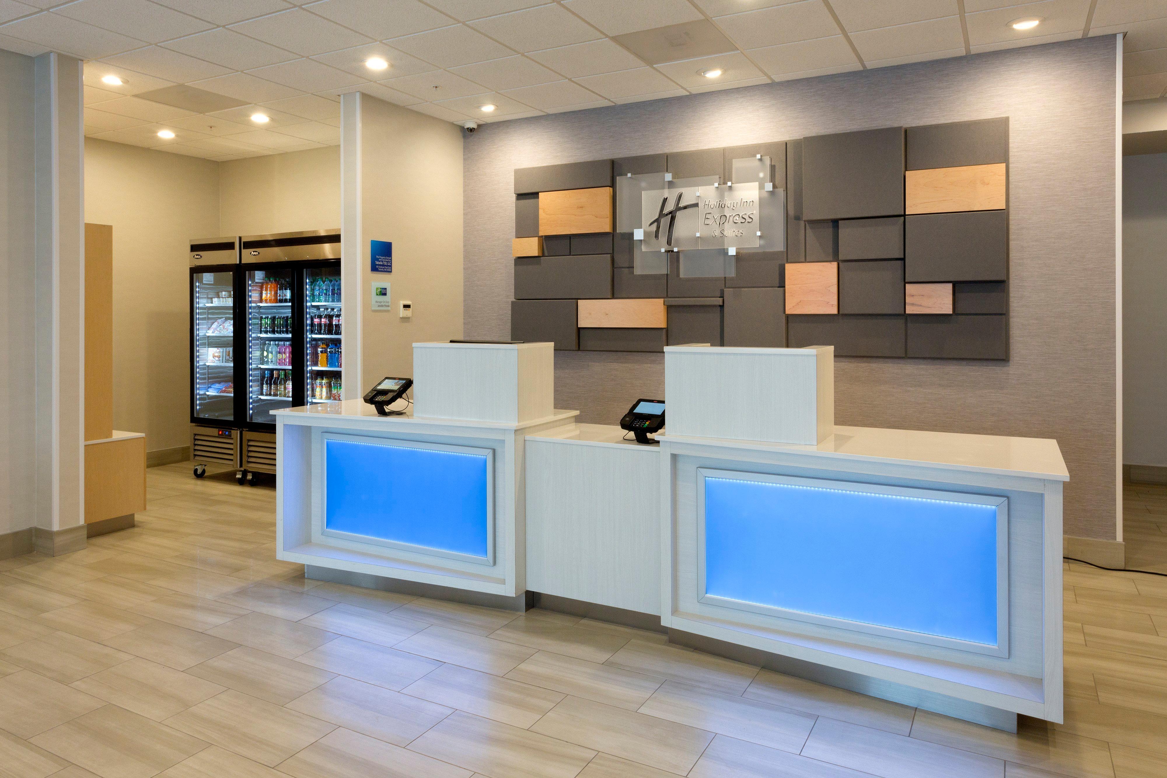 Holiday Inn Express & Suites - Seattle South - Tukwila By Ihg Exterior photo
